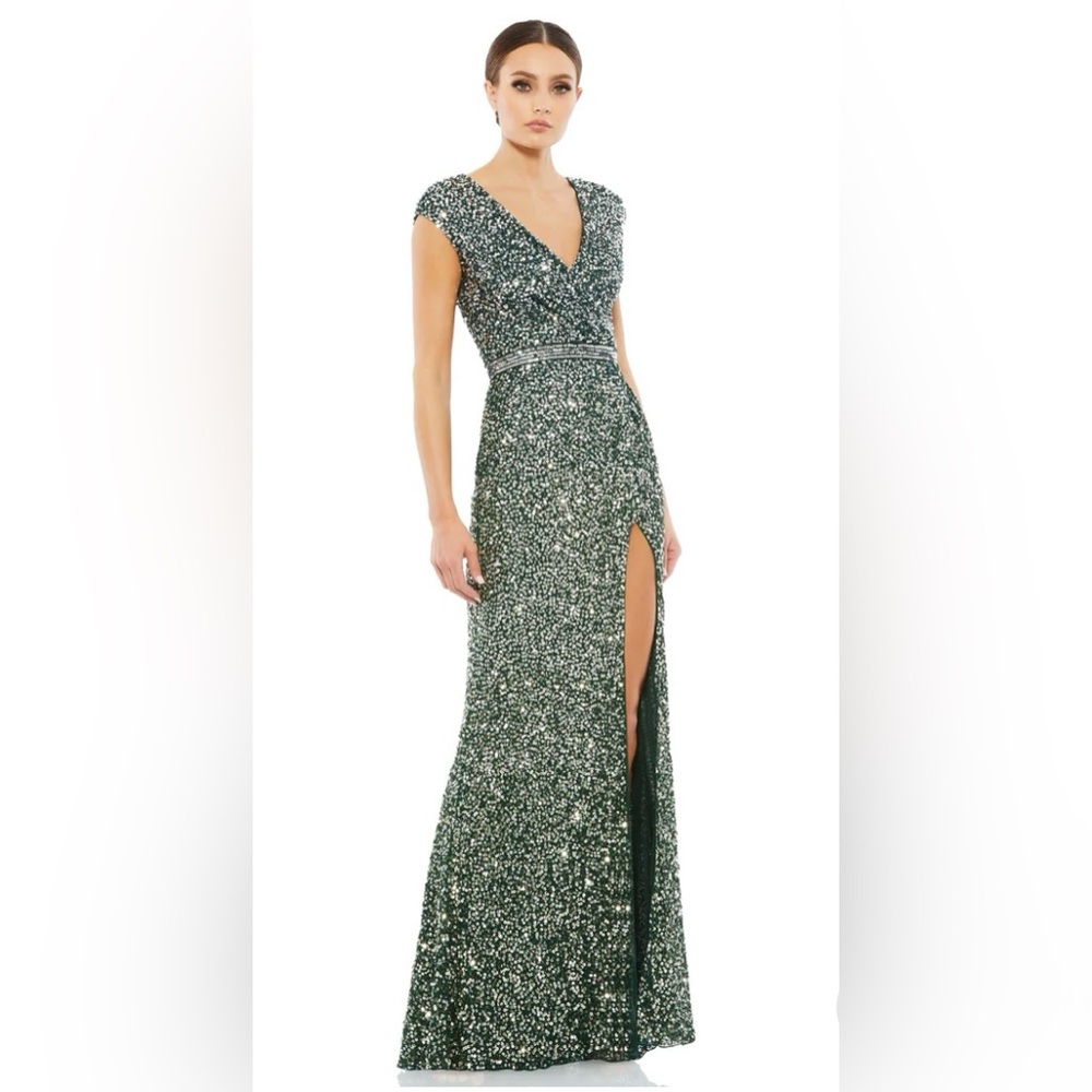 Absolutely Stunning- Brand new with tags Forest Green Mac Duggal sequins gown